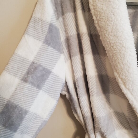 NWOT Norie Jasmine Rose thick plush plaid robe/duster Grey and White Medium - Picture 7 of 11
